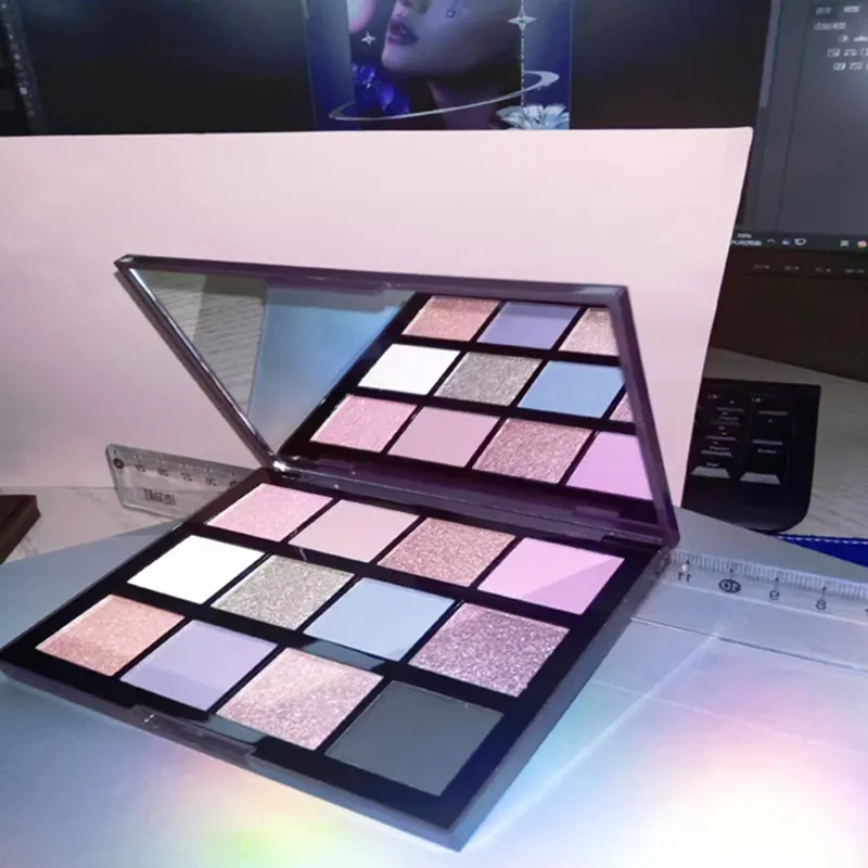 12 အရောင်များစွာဘက်စုံသုံးမျက်နှာ palette